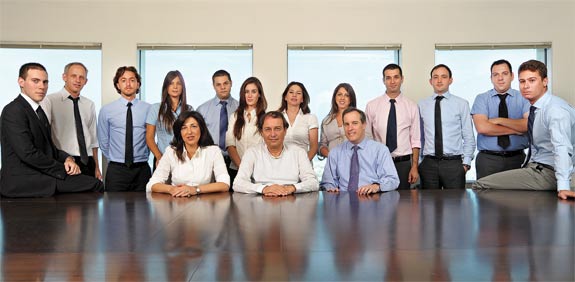 עורכי הדין במשרד גרוס קלינהנדלר חודק / צלם: איל יצהר